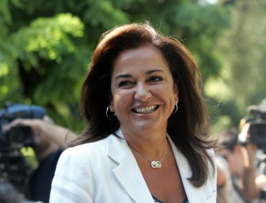 Σε επέμβαση στη σπονδυλική στήλη υποβλήθηκε η Ντ.Μπακογιάννη - Αύριο το εξιτήριο